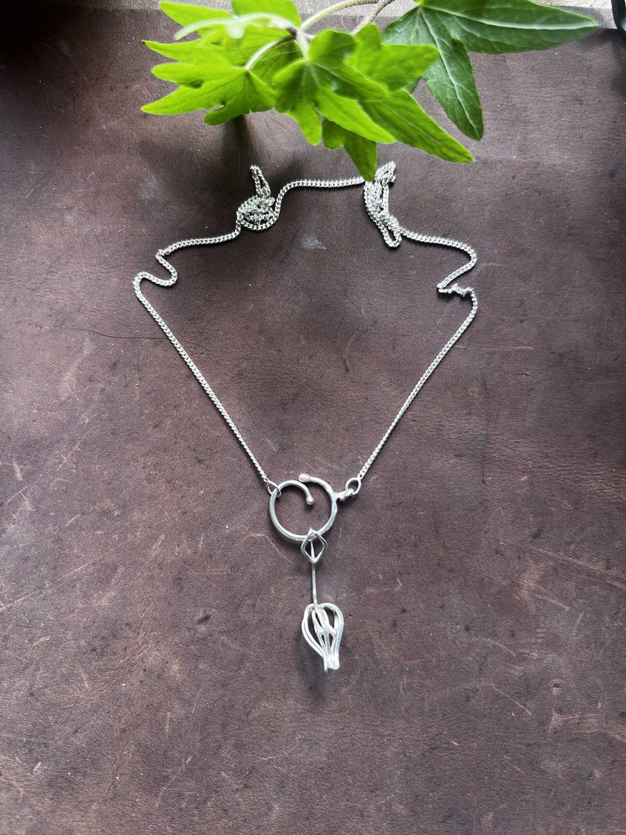 Månadsblomman April halsband – huvudbild