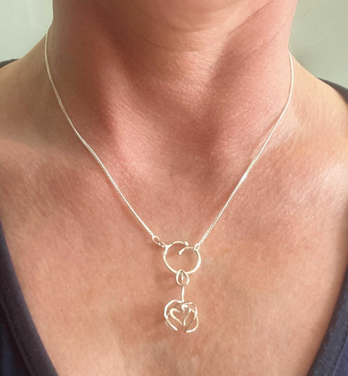 Månadsblomman December halsband – produktbild 3 av 4
