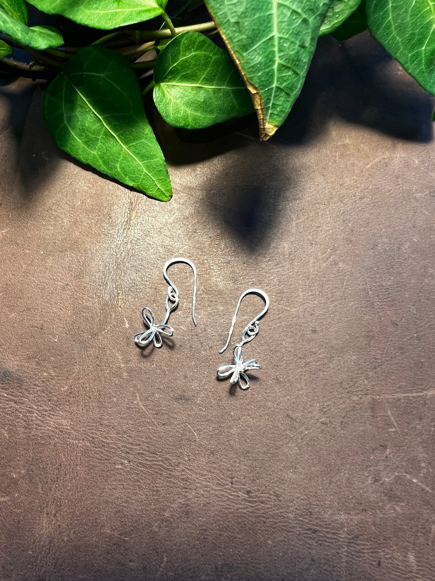 Månadsblommorna Hängande Örhängen silver