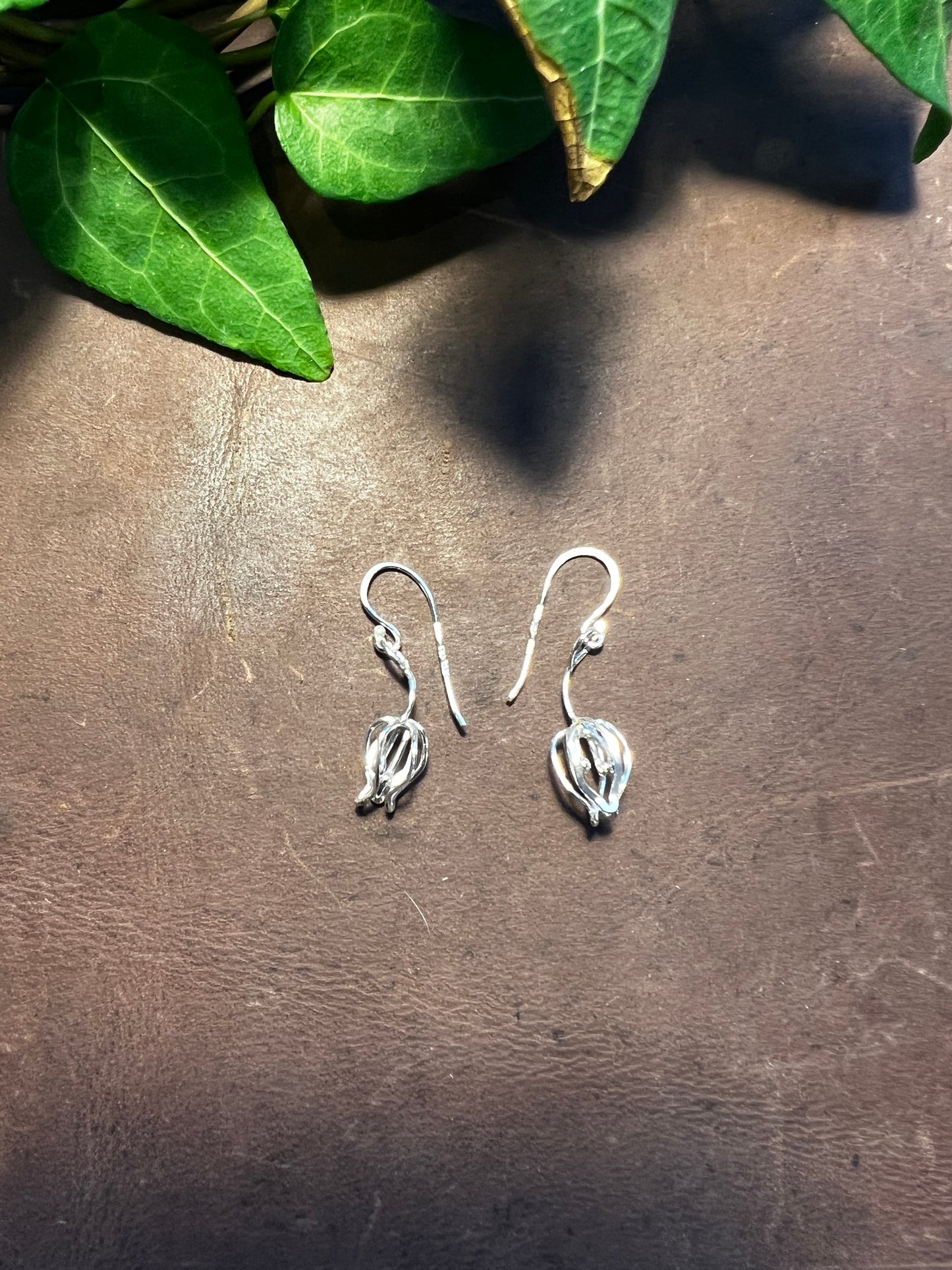 Månadsblommorna Hängande Örhängen silver