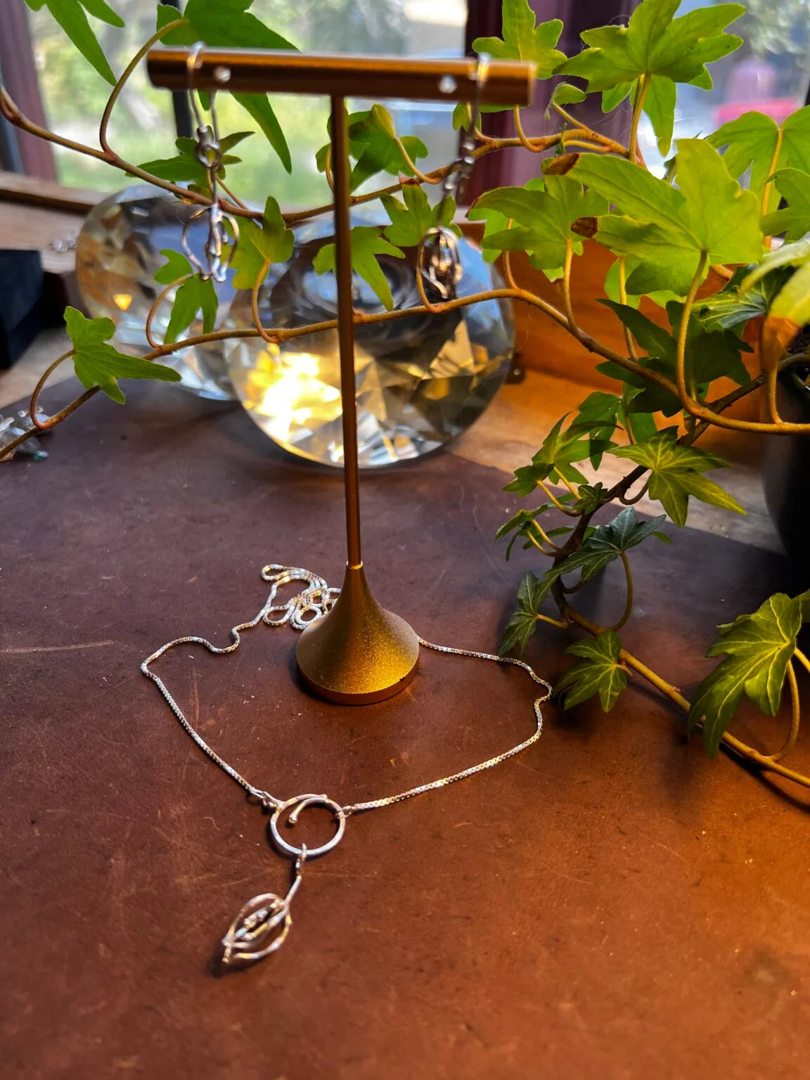 Månadsblommorna April Örhängen