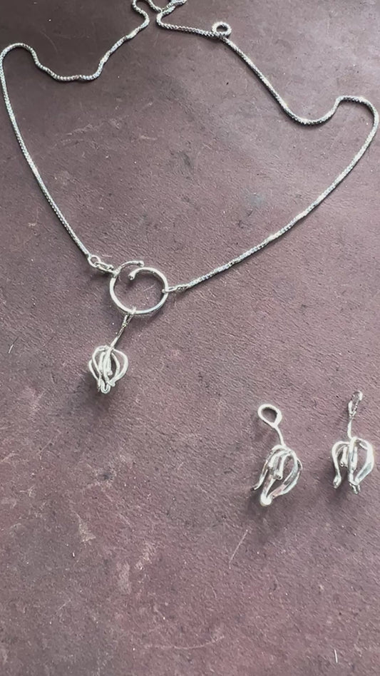 Månadsblomman April halsband