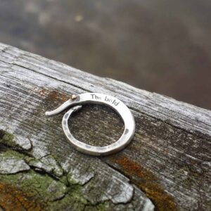 Följeslagaren Ring forged by hand in recycled silver
