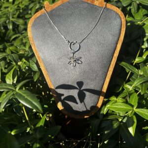 Månadsblomman Maj Halsband Silver