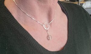 Månadsblomman Februari Halsband - Bild 2