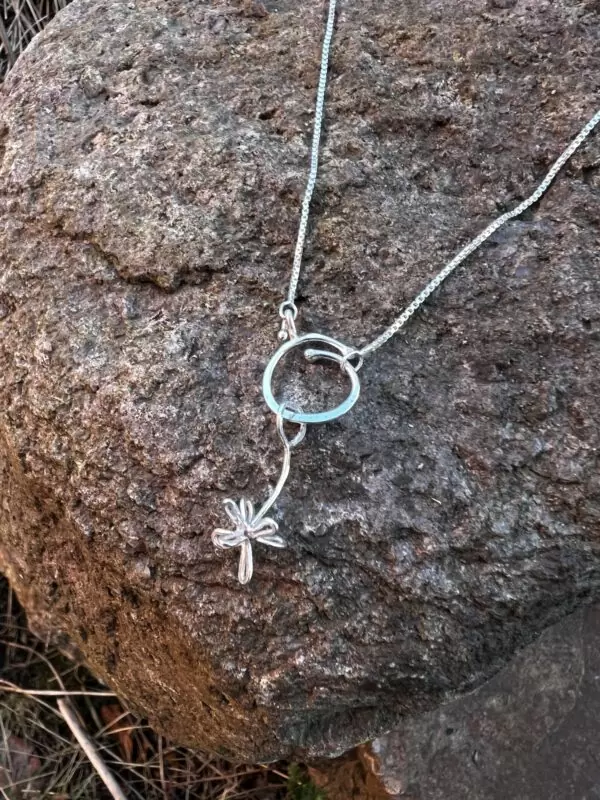 Månadsblomman Mars Halsband Silver