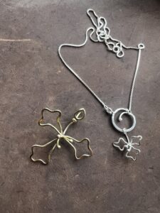 Månadsblomman Oktober Halsband - Bild 4